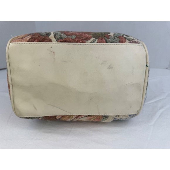 Mitzi Vintage Floral Tapestry Handbag Cream Faux Leather Trim Gold Medallion - Picture 7 of 13